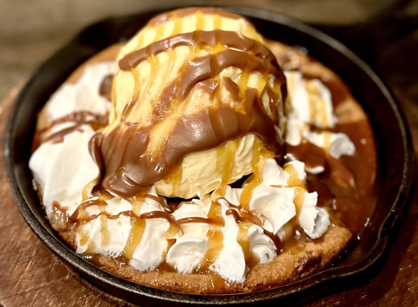WARM COOKIE SKILLET